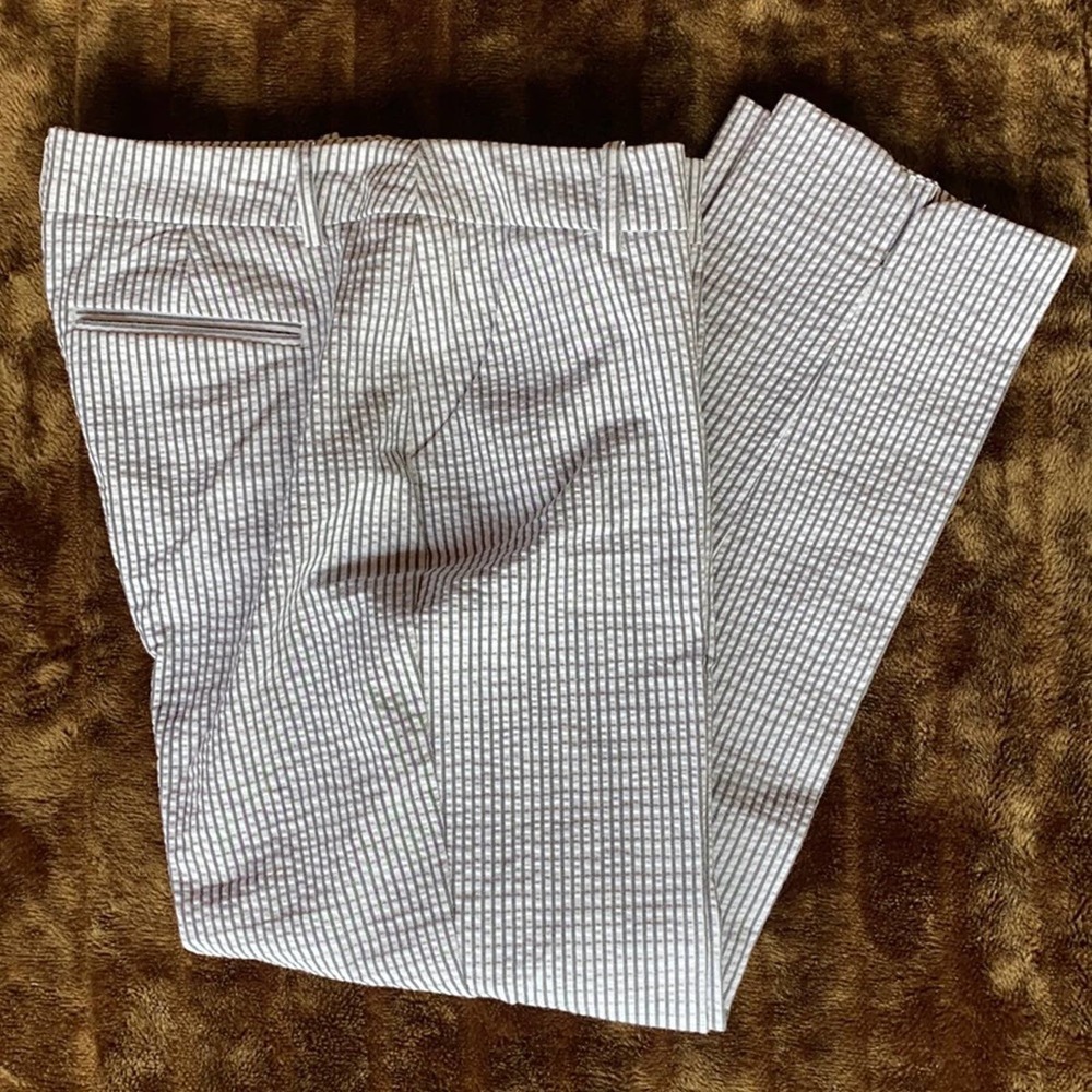 a.n.a. Size 6 Gray & Silver Seersucker Striped Pants PRISTINE!‎